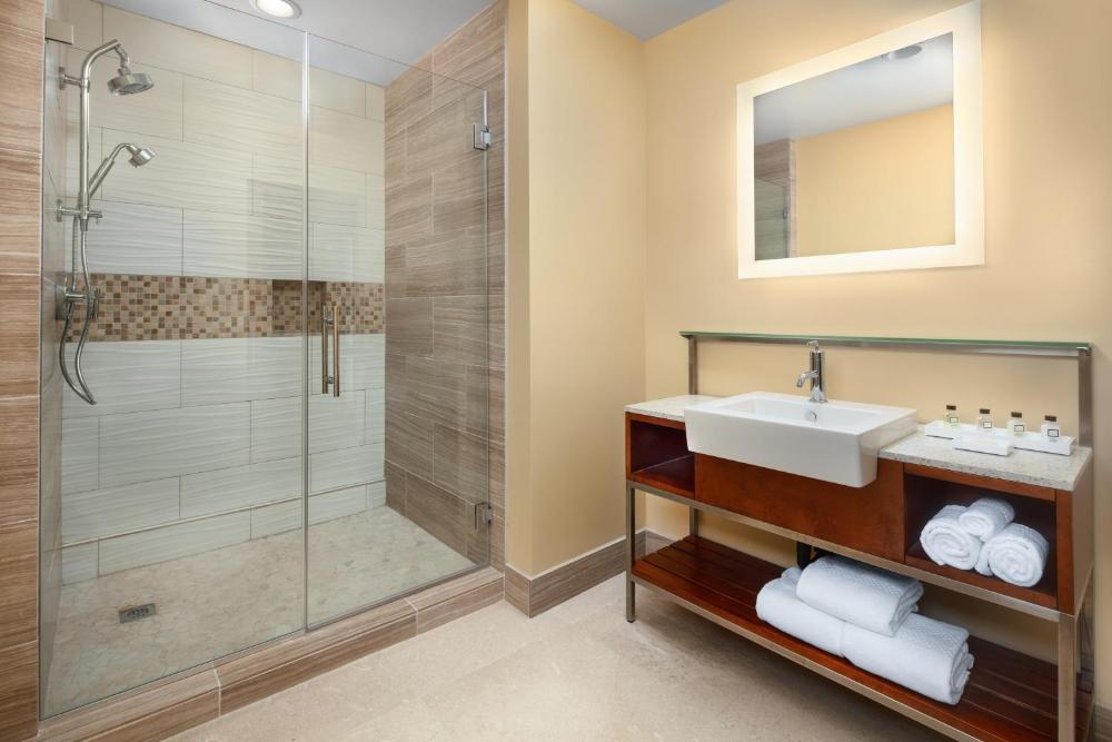 Queen Suite interior
